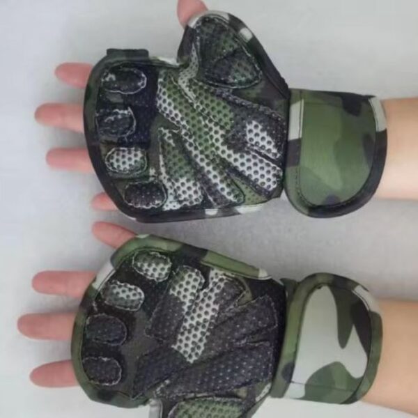 Weight Lifting Gym Gloves – Camo Design with Wrist Support & Palm Protection