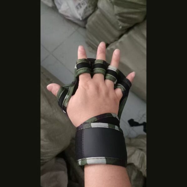 Weight Lifting Gym Gloves – Camo Design with Wrist Support & Palm Protection