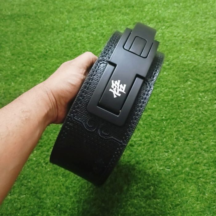 LARA STAR LEVER BELT – BLACK